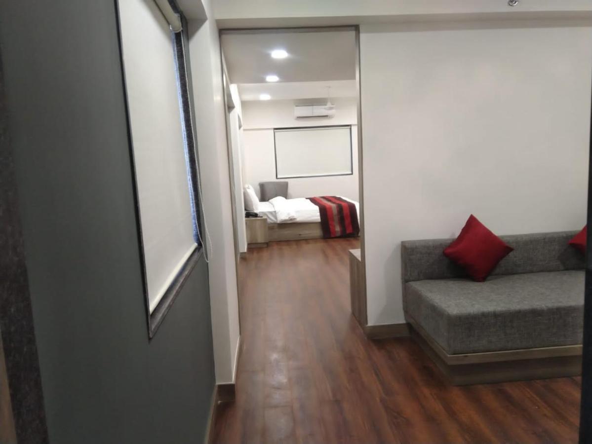 Hotel Indus Inn Poona Buitenkant foto